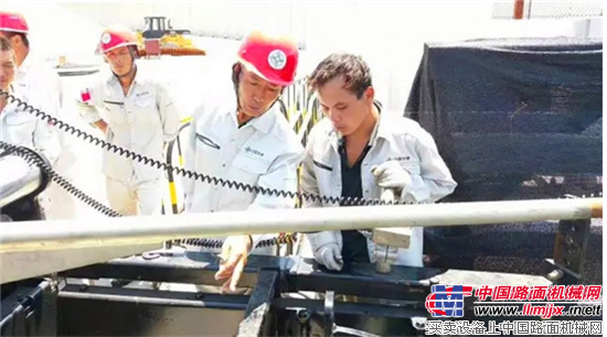 中大機(jī)械:不走尋常路 傳承匠心成就中國公路攤鋪專家